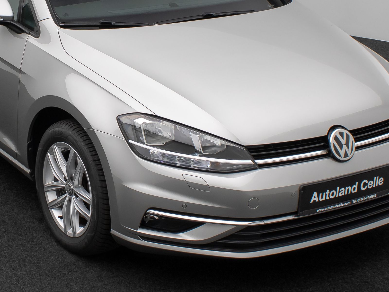 Fahrzeugabbildung Volkswagen Golf VII Variant Comfortline Navi PDC Standheiz