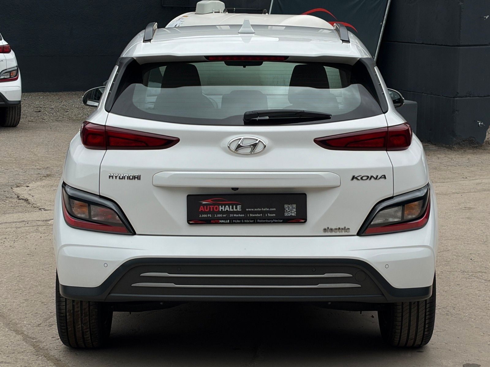 Fahrzeugabbildung Hyundai KONA E Select SHZ LHZ ACC PDC LFA LKA CAM CarPl.