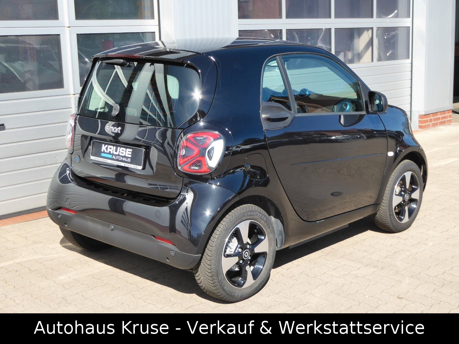 Smart FORTWO EQ EXCLUSIVE+22 KW-LADER+WINTER-PAK imagem 3