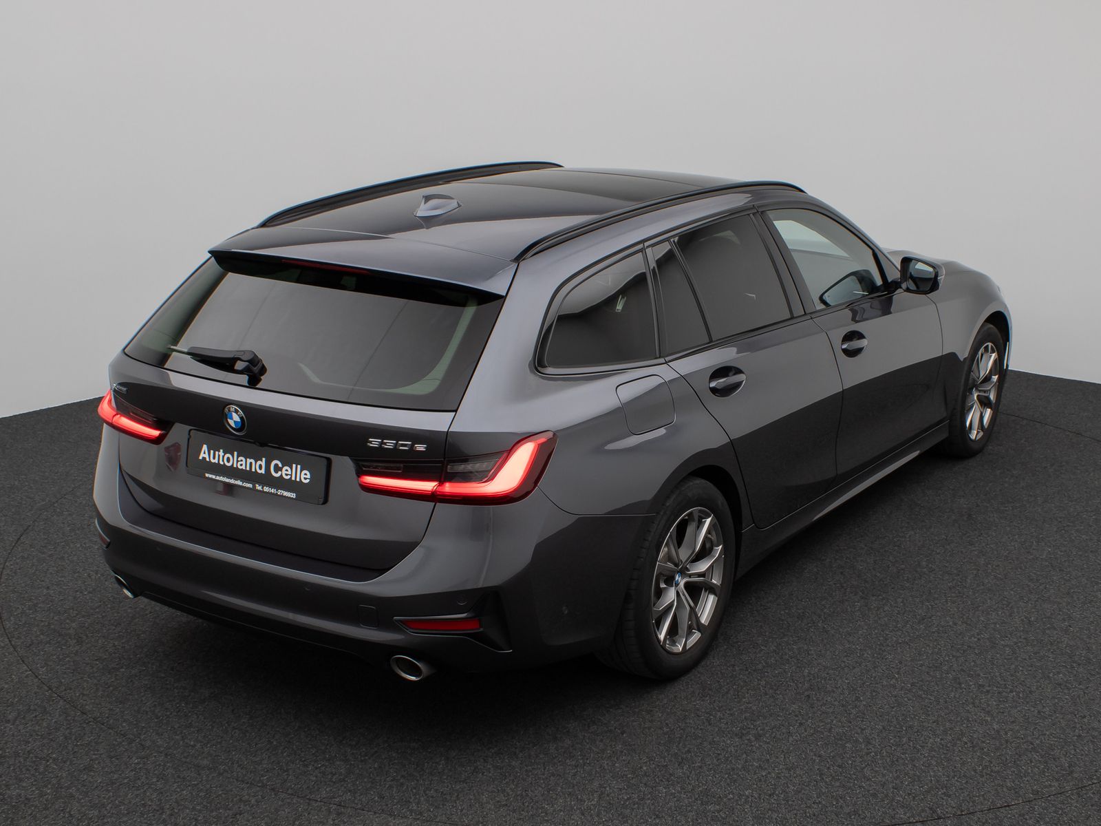 Fahrzeugabbildung BMW 330e xD Sport Line Panorama Laser Kamera HUD DAB