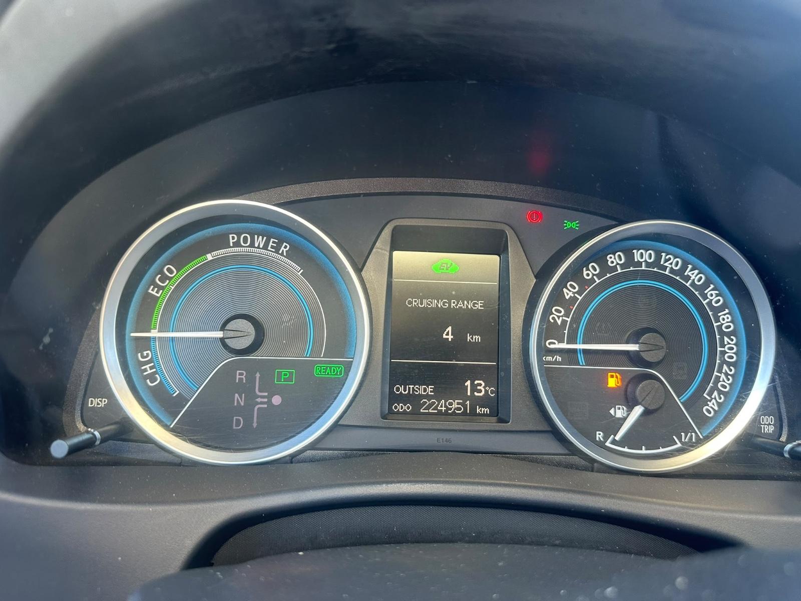 Toyota Auris 2014 — photo 11
