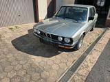 BMW 520i  E28 - BMW 520: E28