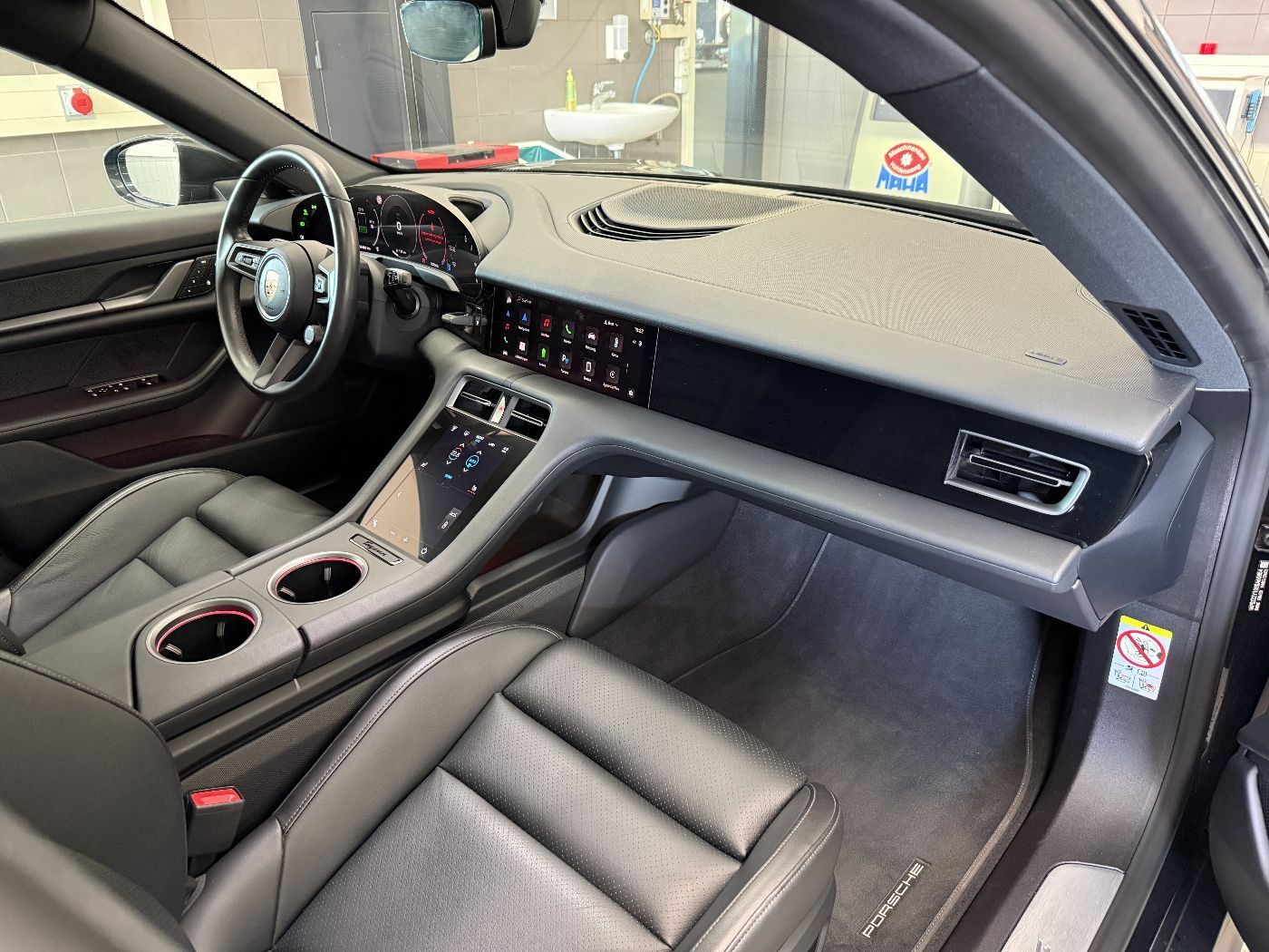 Porsche Taycan 4 Cross Turismo BOSE Panoramadach foto 13