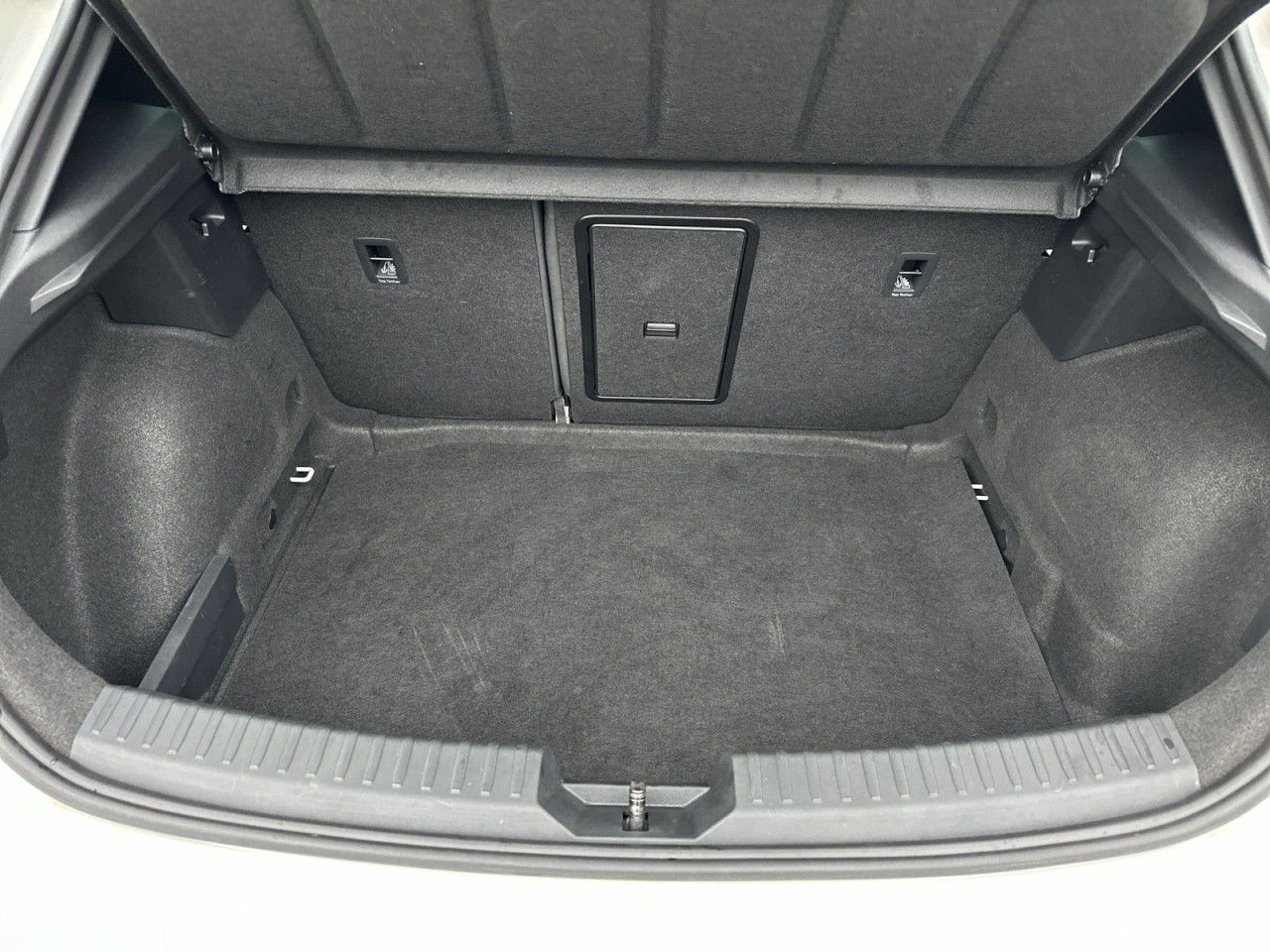 Fahrzeugabbildung CUPRA Leon VZ 2.0 TSI 245 PS DSG