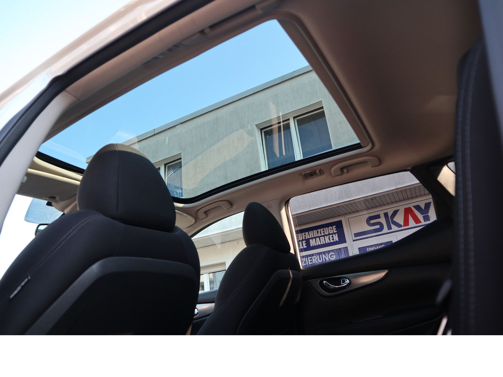 Fahrzeugabbildung Nissan Qashqai N-Connecta Navi Tempo Scheckheftgepflegt