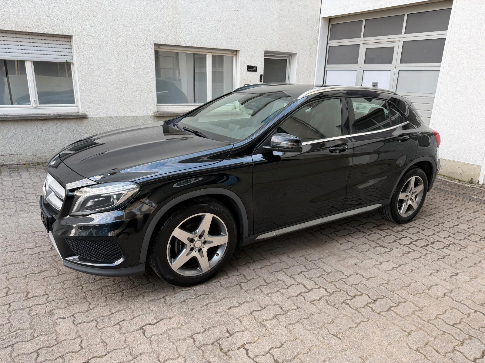Mercedes-Benz GLA 200, PDC,AHK,Klima,Navi,Bi-Xenon, AMG line