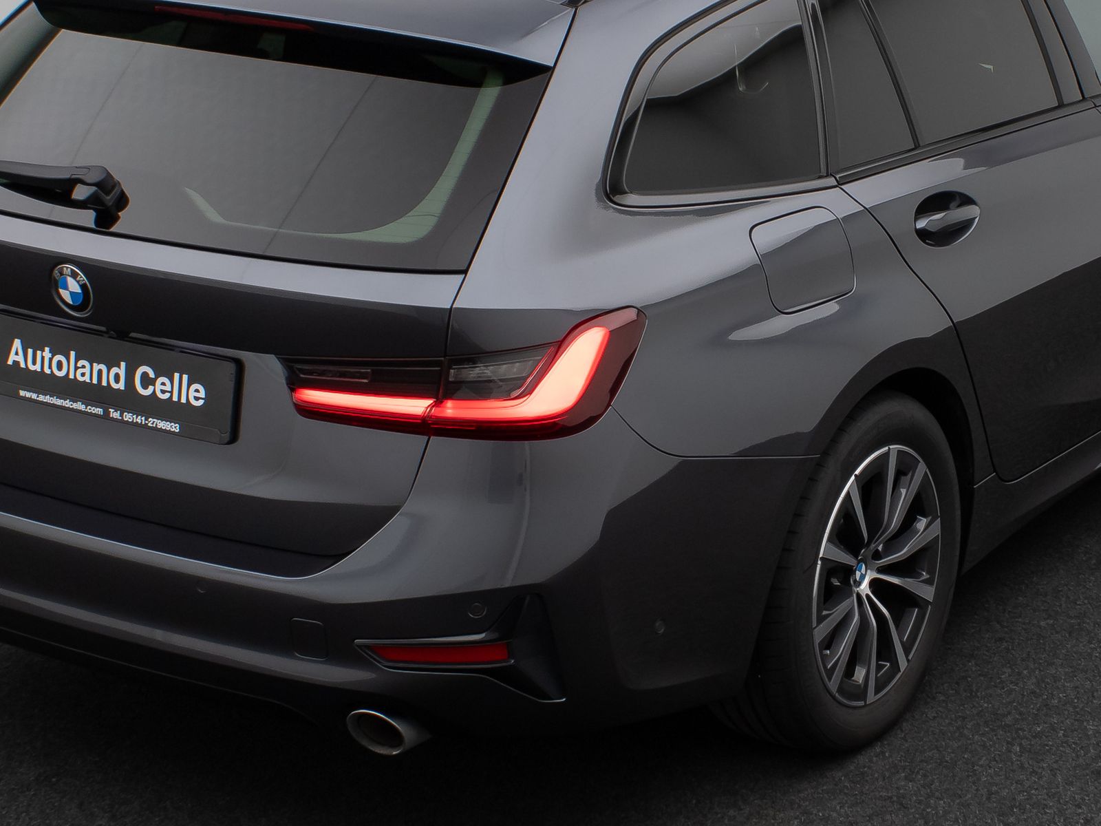 Fahrzeugabbildung BMW 330i xD SportLine Panorama Kamera Laser DAB HiFi