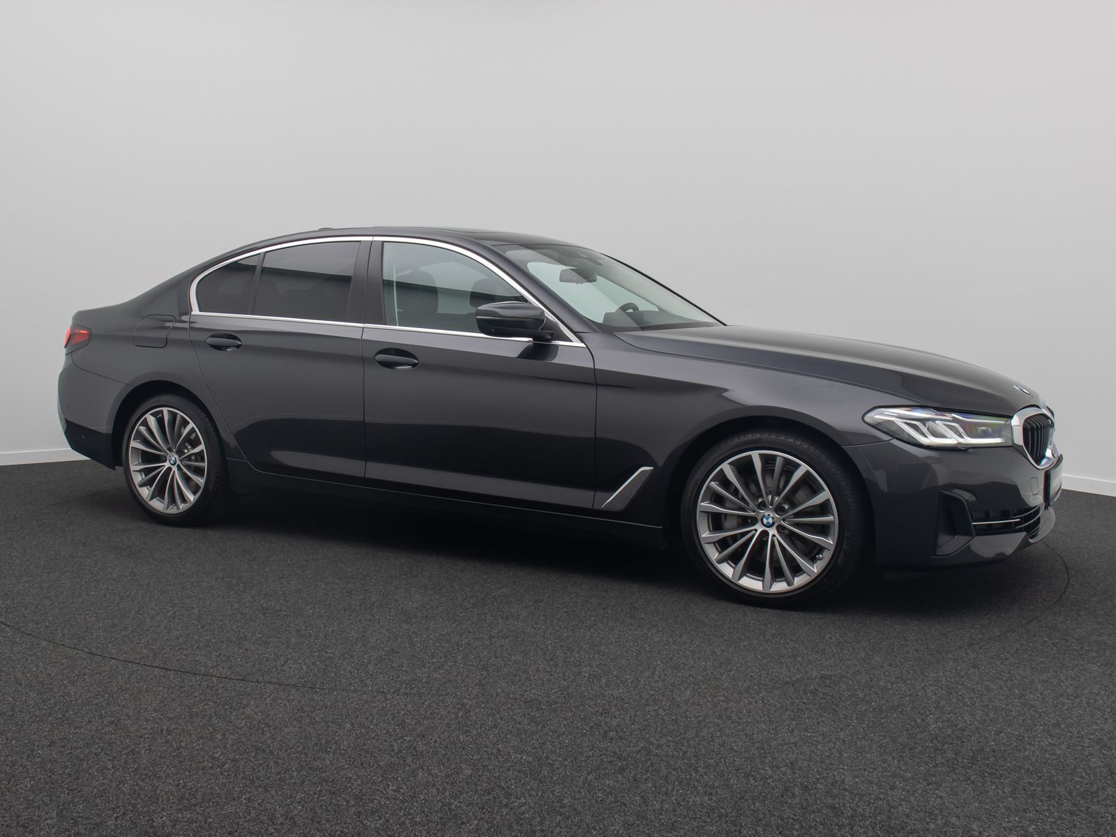 Fahrzeugabbildung BMW 530d xD 360&deg;Glasdach Laser HUD DAB HiFi SoftCl