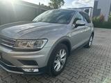 Volkswagen Tiguan 2.0 TDI DSG Highline 4Motion Standheizung - VW Tiguan Gebrauchtwagen in Nürnberg