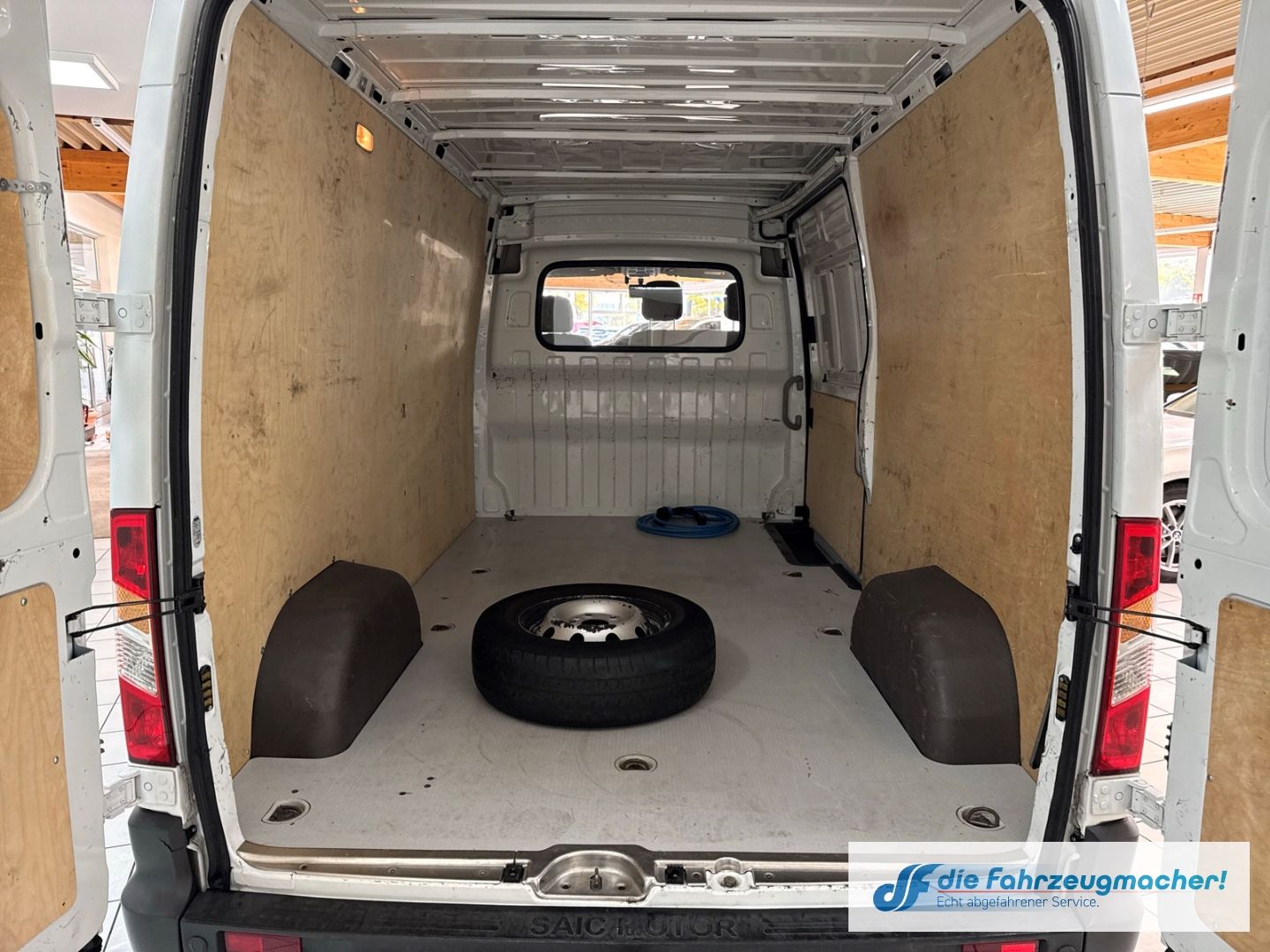 Fahrzeugabbildung Maxus EV80 Kasten L2H2 3,5t PDC Berganfahrass. El. Par