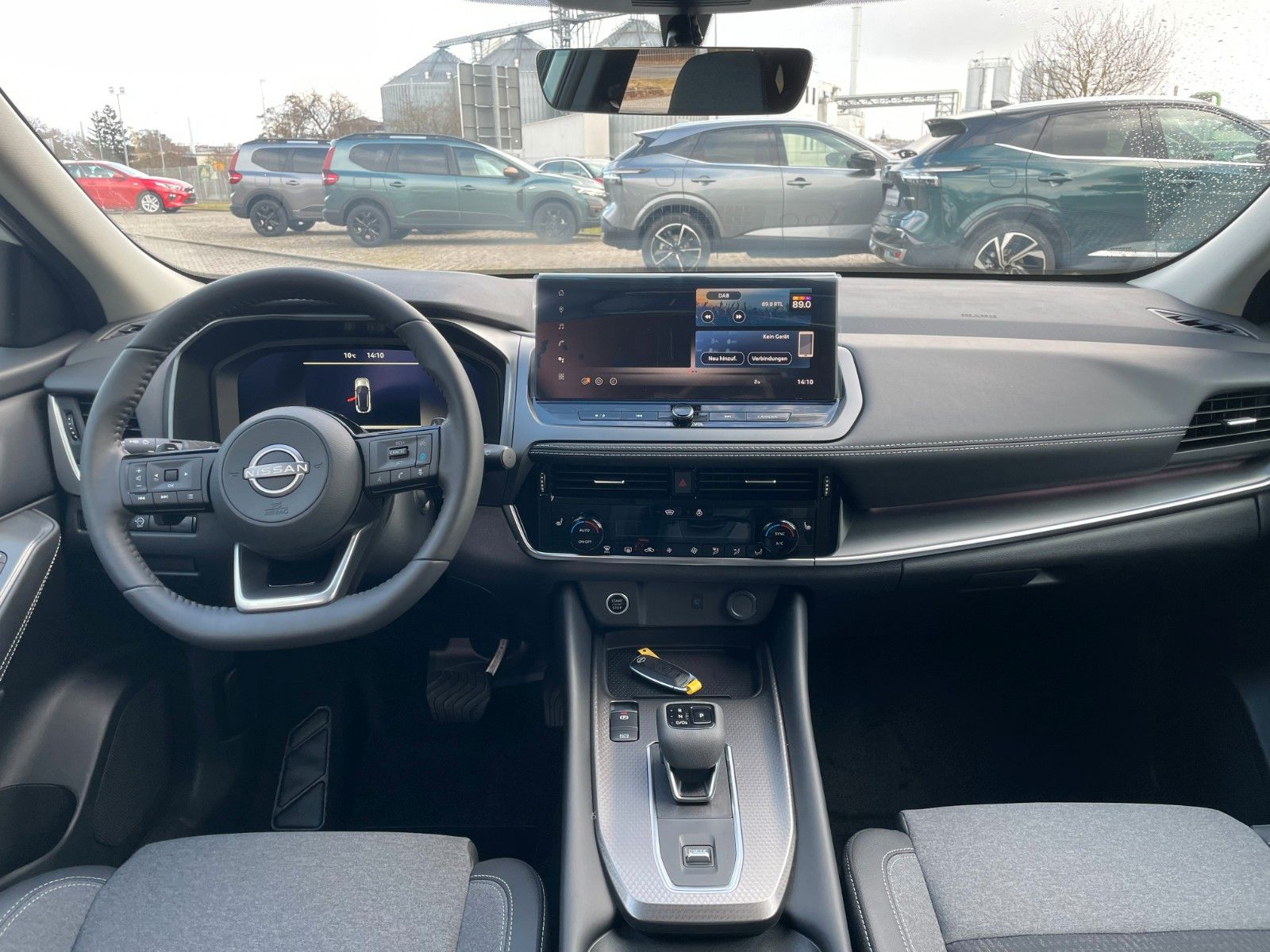 Fahrzeugabbildung Nissan Qashqai 1.3 DIG-T MHEV AT N-Connecta WINTERPAKET
