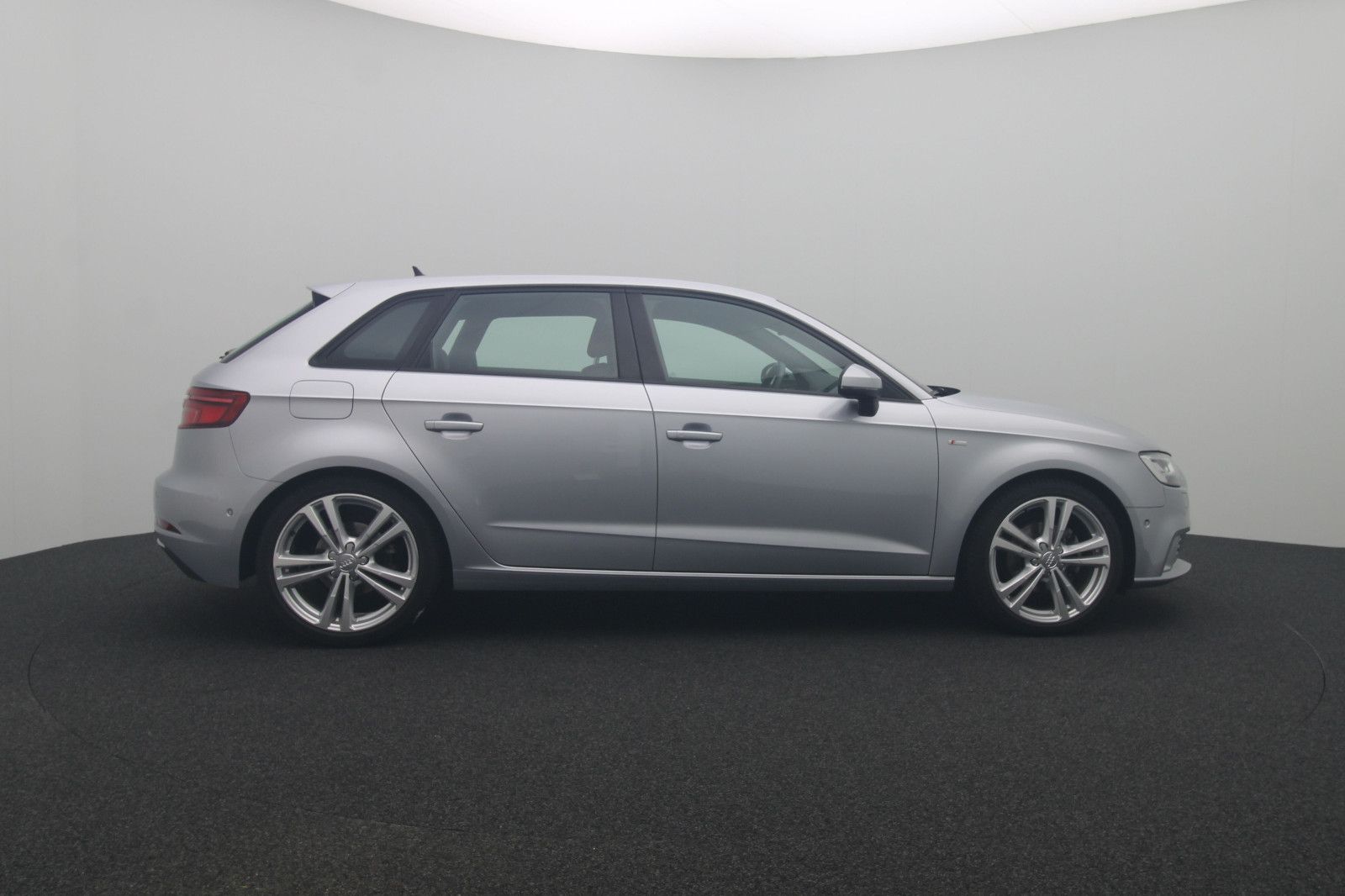 Fahrzeugabbildung Audi A3 Sportback 35 TFSI Sport S-Line