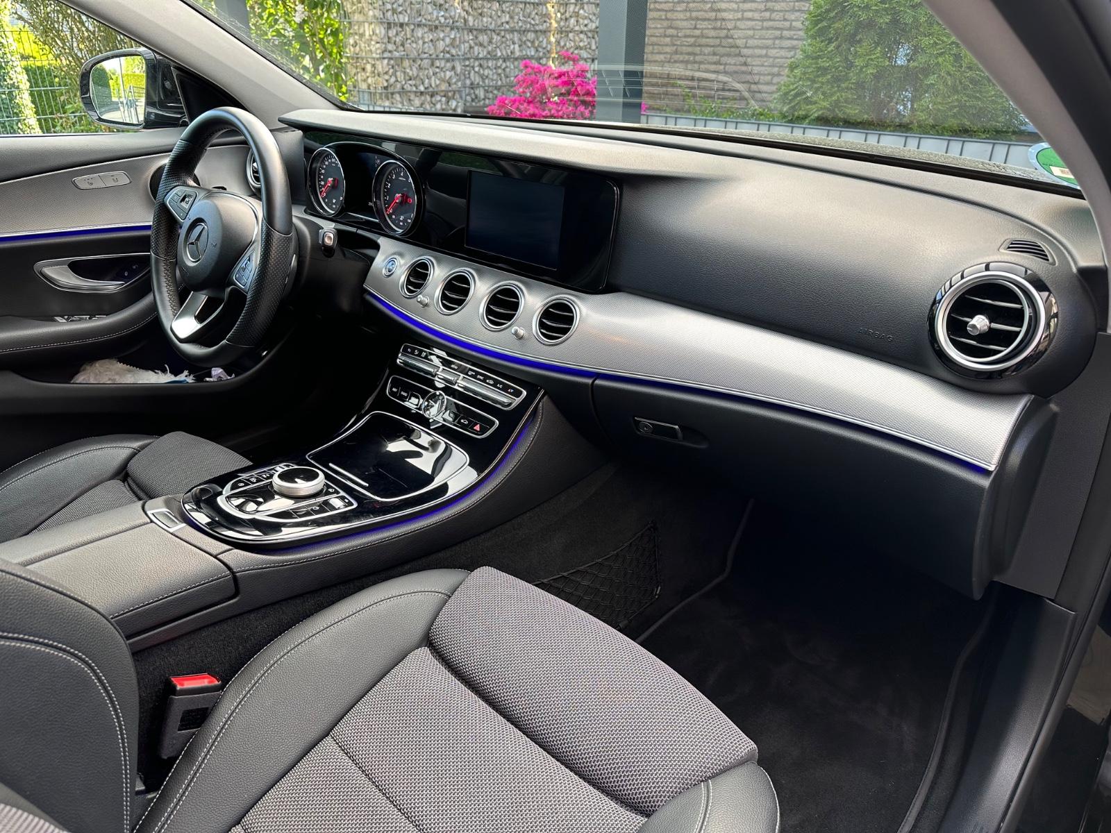 Mercedes-Benz E 200 AVANTGARDE Autom. AVANTGARDE