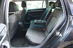 VW Passat Variant 2.0 TDI Business Navi AHK CarPlay VW Passat Variant 2.0 TDI Business Navi AHK CarPlay
