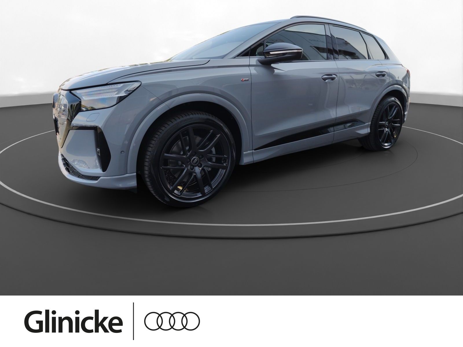 Audi Q4 e-tron SUV QUATTRO+S-LINE+PANO+AHK+AR-HUD+