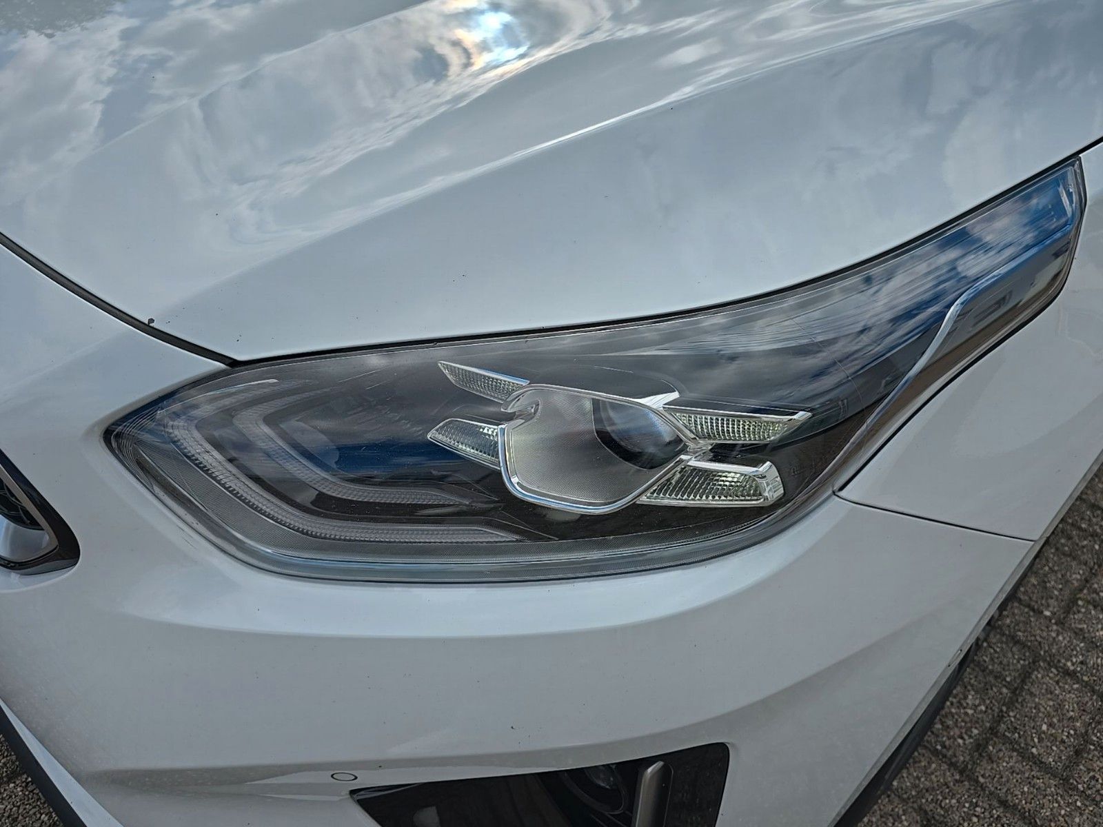 Fahrzeugabbildung Kia Ceed SW 1.6 CRDi DCT GT Line AHK Standheizung