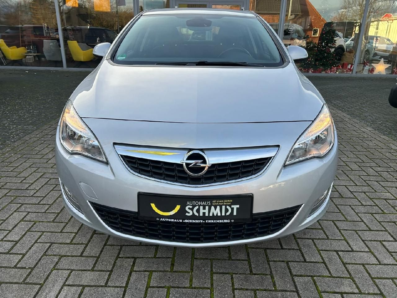 Fahrzeugabbildung Opel Astra J 1,6 Enjoy