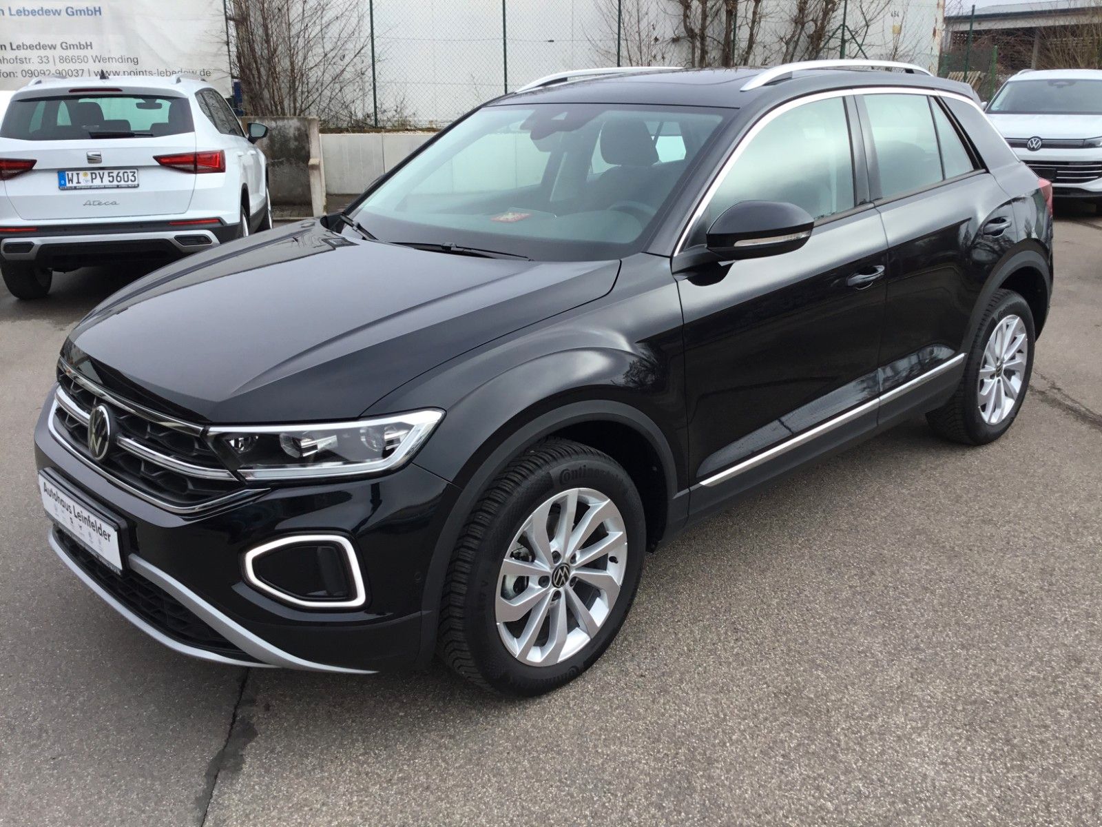 Fahrzeugabbildung Volkswagen T-Roc 1.5 TSI DSG Style+AHK+MatrixLED+ACC+Pano
