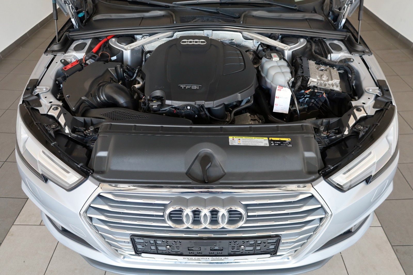 Fahrzeugabbildung Audi A4 Avant 45 TFSI S Line Leder,Navi,LED,Panorama