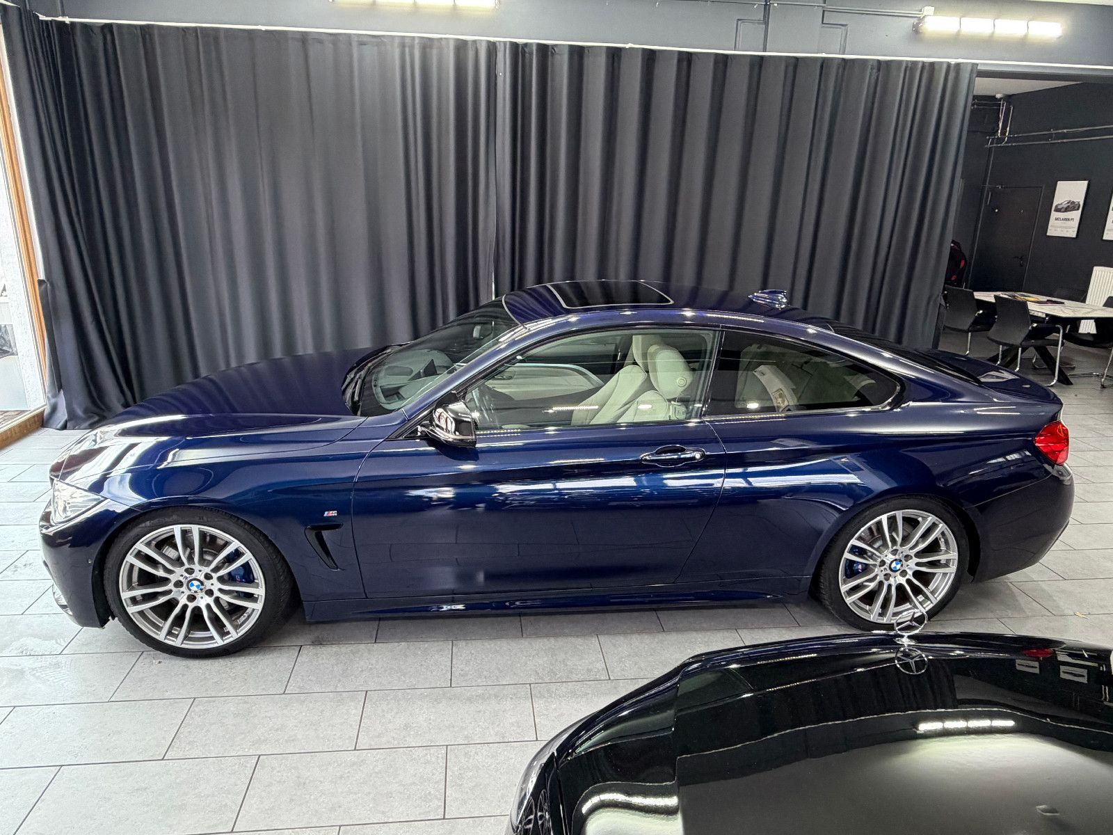 Fahrzeugabbildung BMW BMW 435i xDrive Coupe M Sport|INDIVIDUAL|H/K|HuD