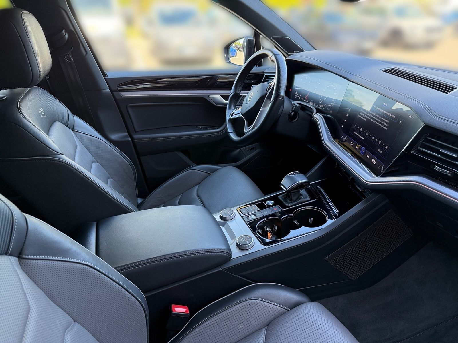 Volkswagen Touareg 3.0 TDI V6 4M R-LINE BLACK AHK DYNAUDIO foto 9