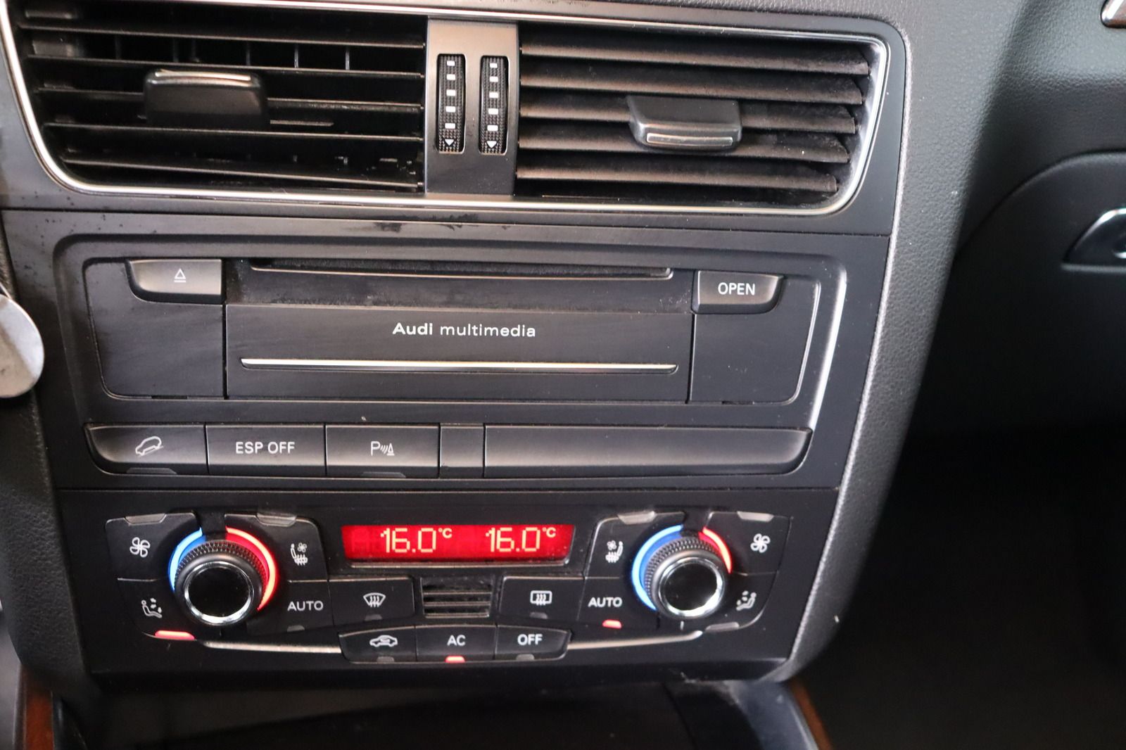 Fahrzeugabbildung Audi Q5 3.0 TDI S tronic quattro * Standhzg. * Pano