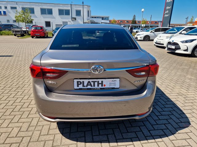 Toyota Avensis 1.8 Schaltgetriebe Braun