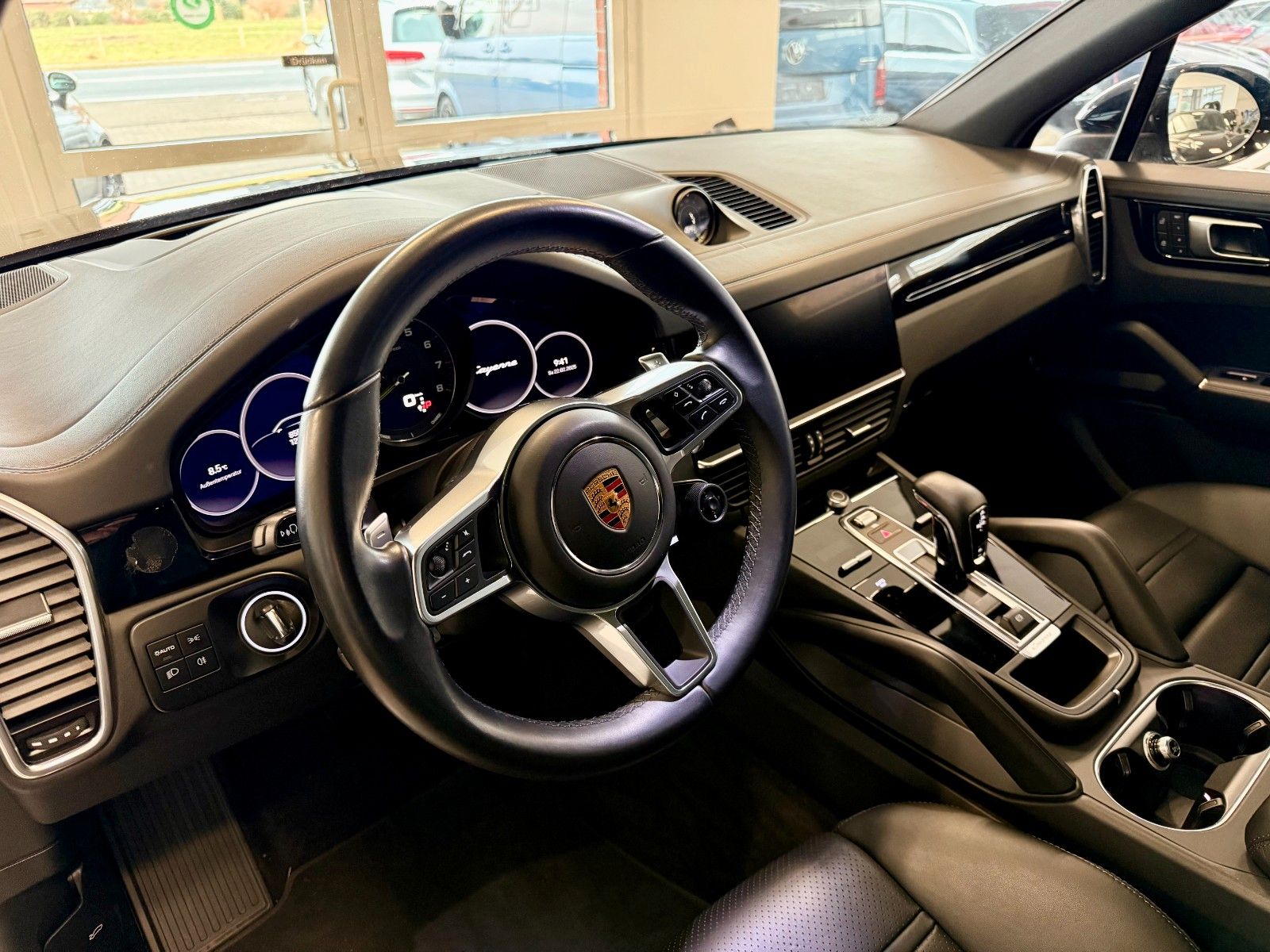 Fahrzeugabbildung Porsche Cayenne E-Hybrid Luftfederung, Panorama, HeadUP