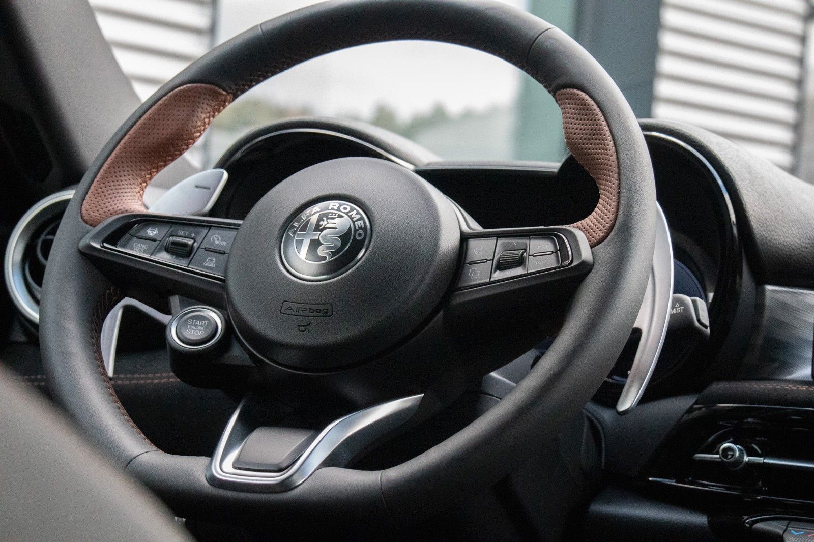 Fahrzeugabbildung Alfa Romeo Tonale MY25 1.5 VGT Hybrid 118kW DCT INTENSA