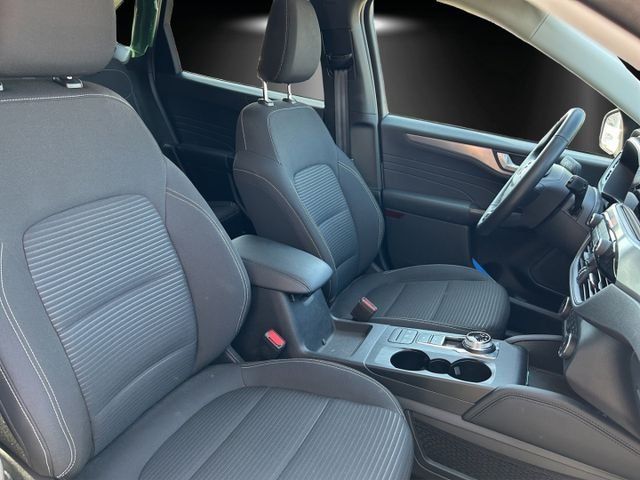 Fahrzeugabbildung Ford Kuga Titanium FHEV GJR Winter Pa NAVI PDC Kamera