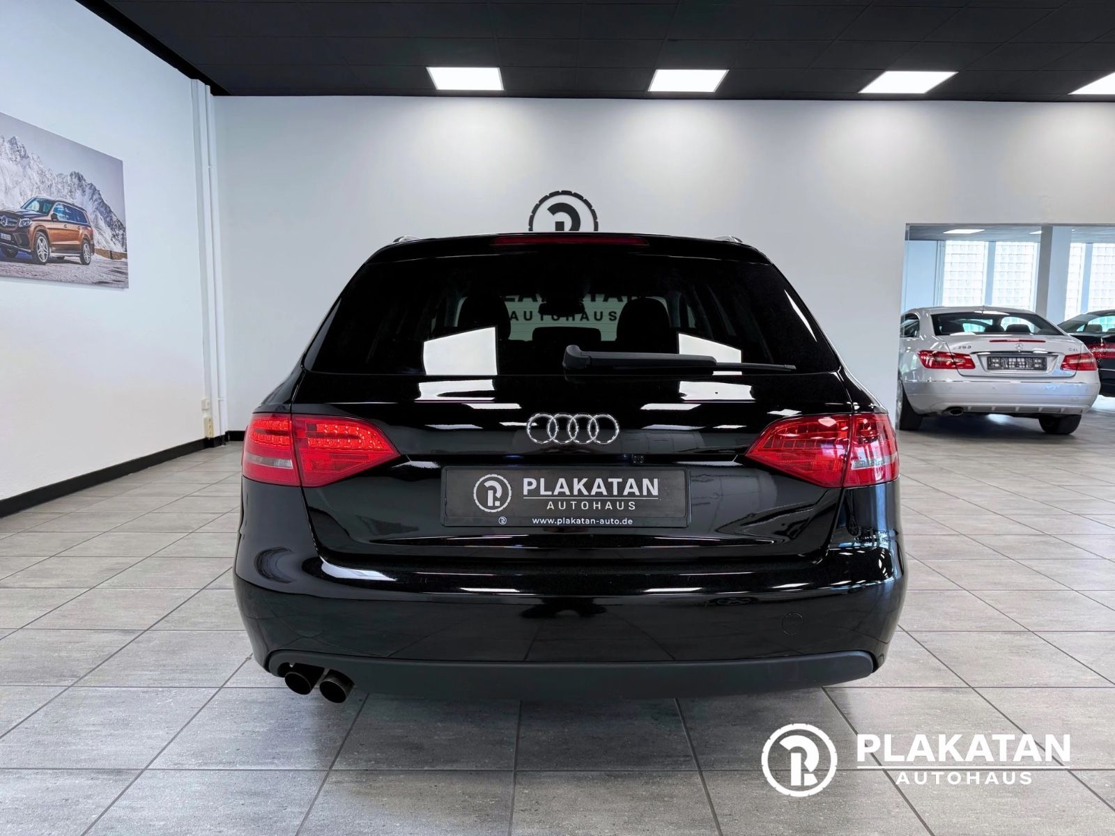 Fahrzeugabbildung Audi A4 Avant Ambition EXPORT