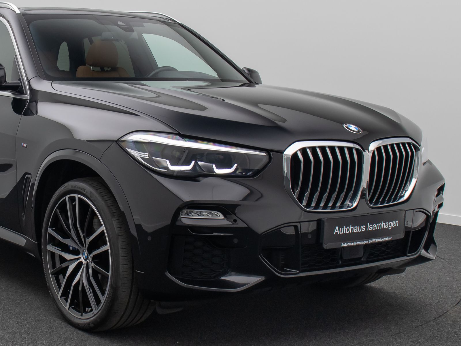 Fahrzeugabbildung BMW X5 xD30d M Sport B&W HUD DAB Panorama 22Zoll