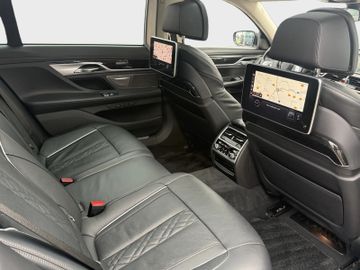 BMW 740 - 12