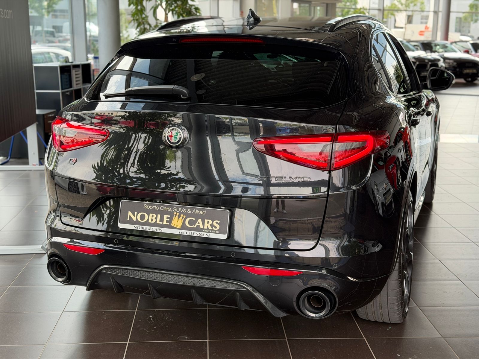Fahrzeugabbildung Alfa Romeo Stelvio Veloce Ti Q4 H/K BI-XEN NAV RFK 21"