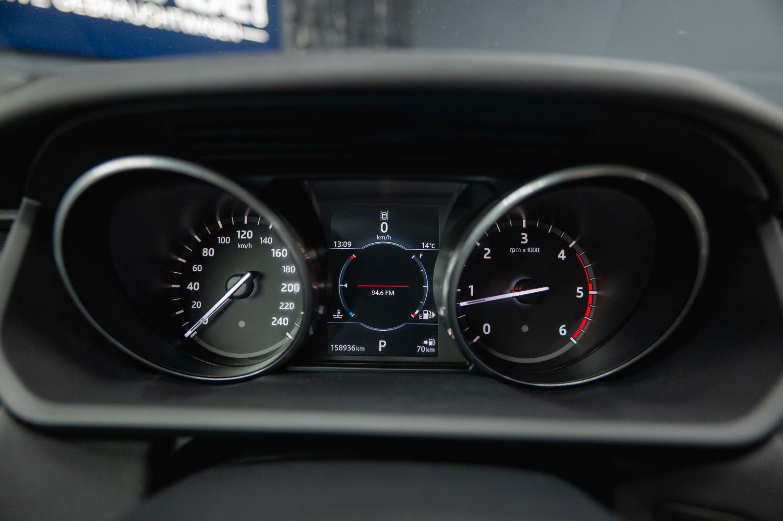 Fahrzeugabbildung Land Rover Discovery 5 2.0 TD SD4 HSE BLACK 4x4 *AHK*LED*