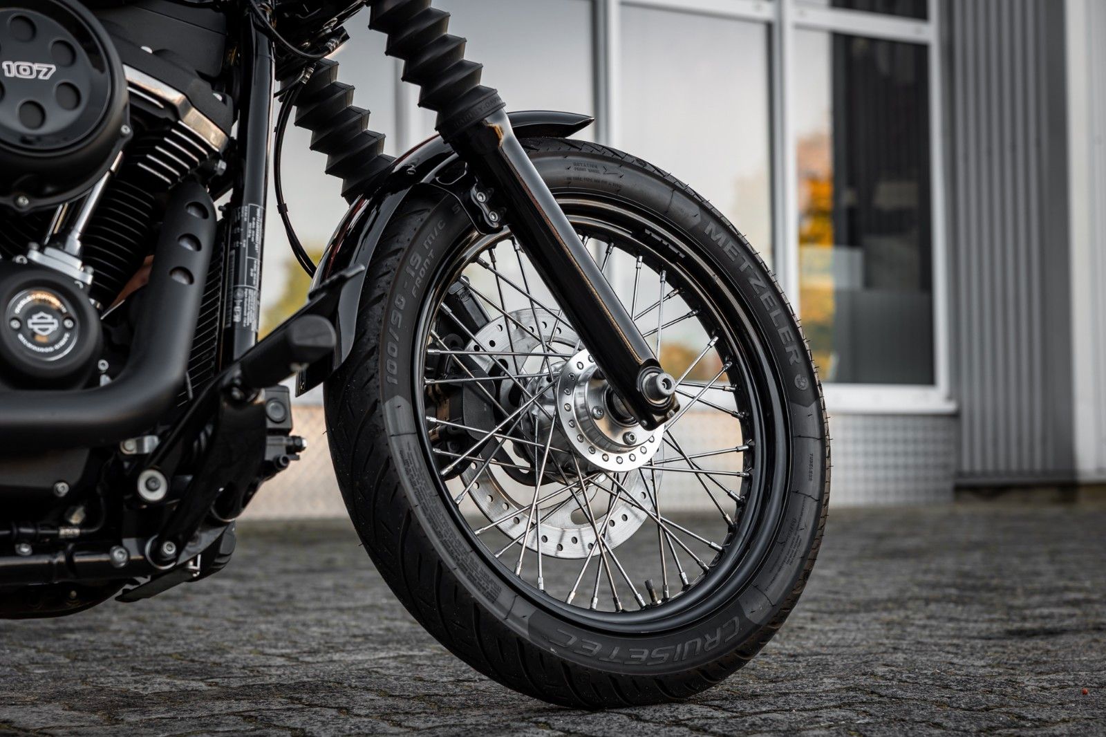 Fahrzeugabbildung Harley-Davidson FXBB STREET BOB Softail  - JEKILL&HYDE