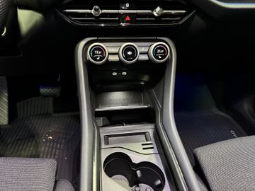 Fahrzeugverkauf 23 Skoda Kodiaq 1.5 TSI AHK 7-Sitze Matrix Navi