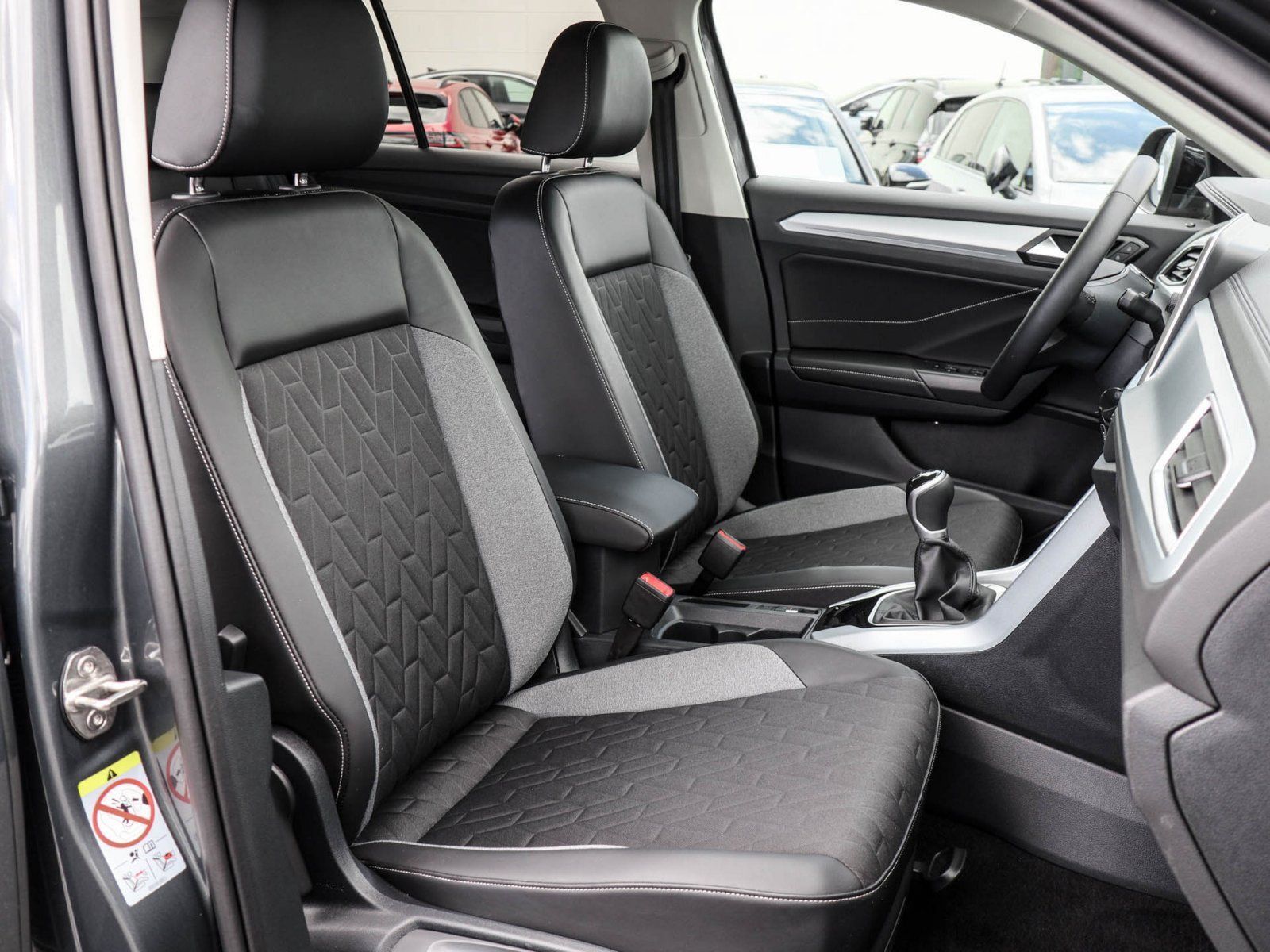 Volkswagen T-Roc - Bild 7