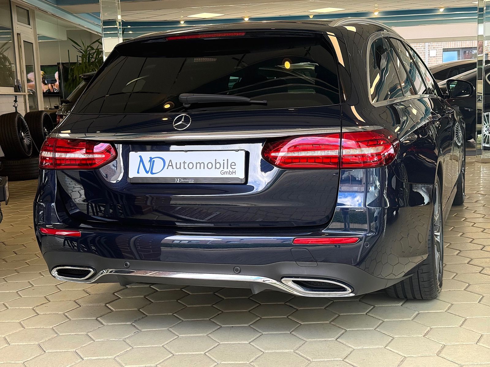 Mercedes-Benz E220d T AMG Avantgarde Wide S.dach R.kam LED NAV foto 2