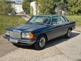 Mercedes-Benz 230 CE - Mercedes-Benz Coupé aus dem Jahr 1984