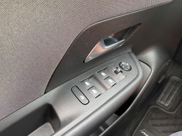 Bild 16 Opel MOKKA e EDITION ALLWETTERREIFEN SHZ