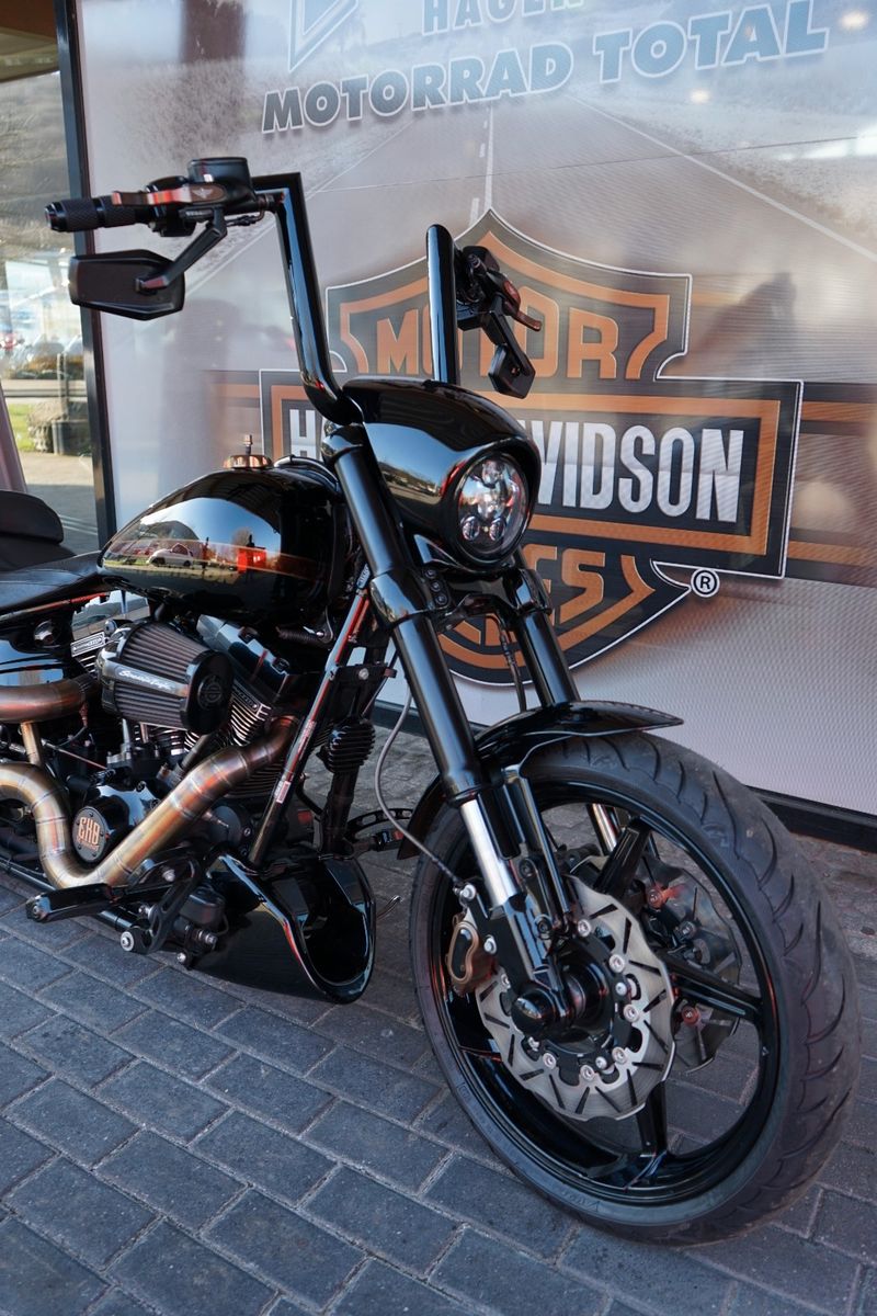 Fahrzeugabbildung Harley-Davidson Pro Street Breakout CVO FXSE Kess-Tech 110cui