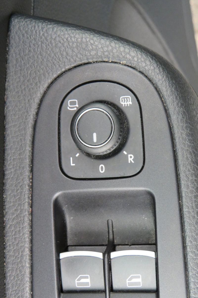 Fahrzeugabbildung Volkswagen Sharan Highline 7-SITZE AHK NAVI ACC 1.HAND