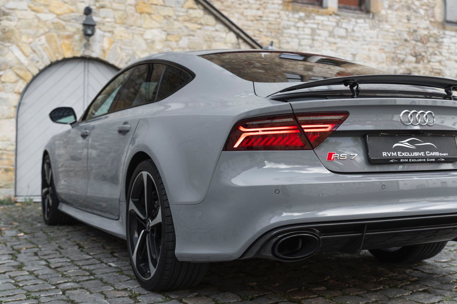 Fahrzeugabbildung Audi RS7 4.0 TFSI quattro PERFORMANCE BOSE HUD KAM