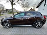 Mercedes-Benz Mercedes GLA 250 Panorama Kamera SHZ Navi AHK - Mercedes-Benz Gebrauchtwagen Privatanbieter