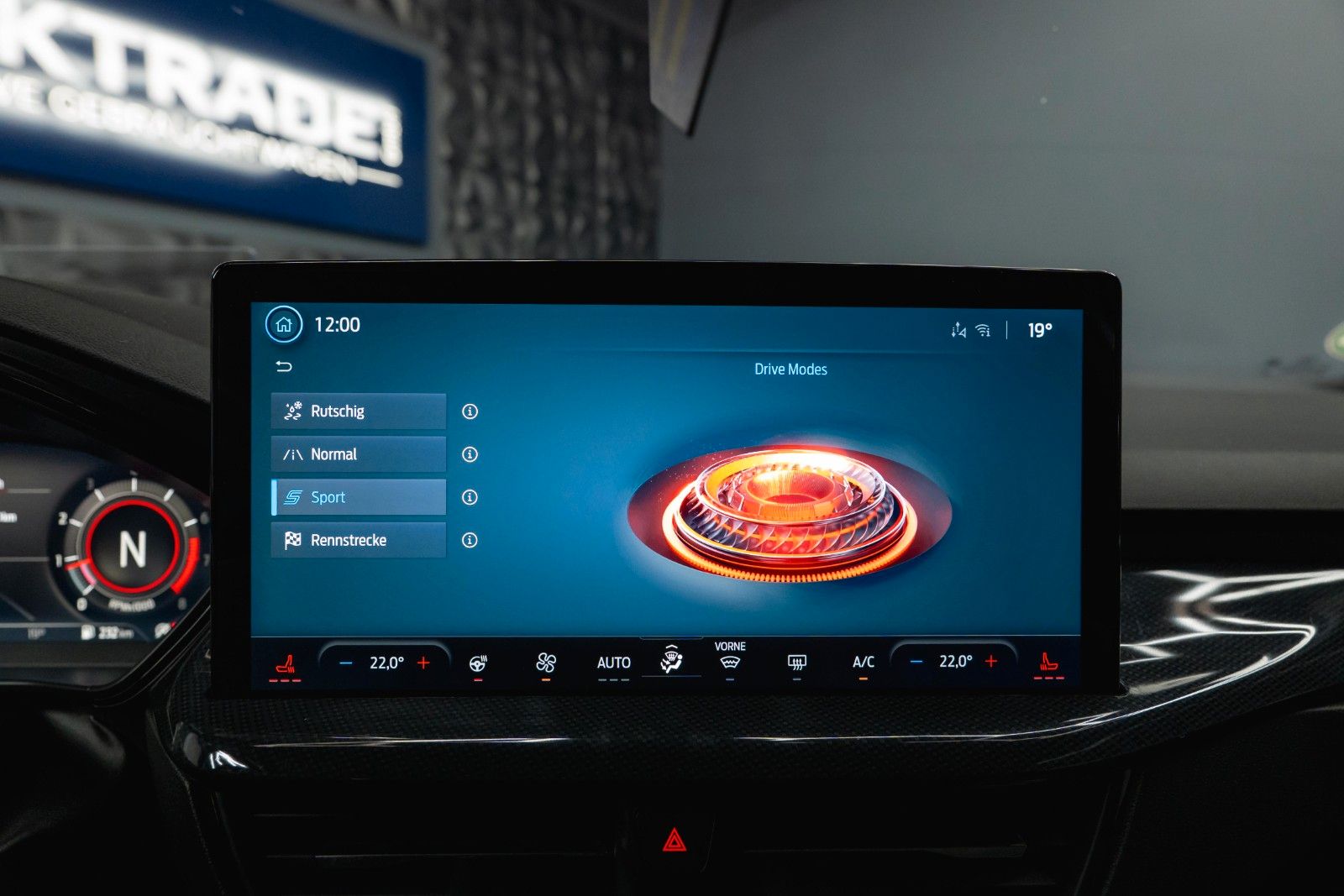 Fahrzeugabbildung Ford Focus Turnier ST X Performance *Head Up*LED*DAB*