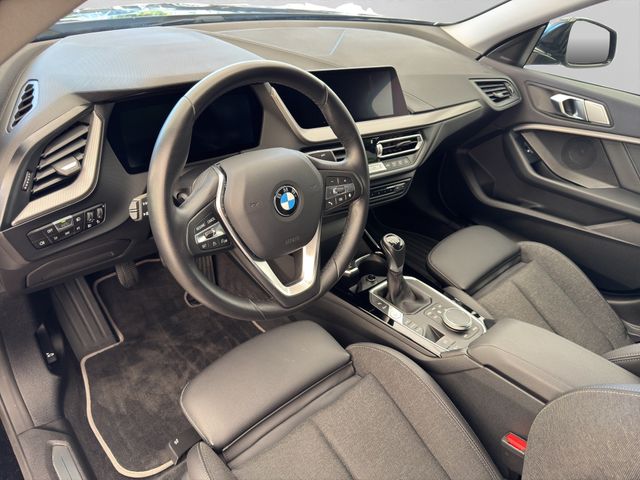 Fahrzeugabbildung BMW 218i Gran Coupé Sport Line LED+Kamera+Navi+AHK