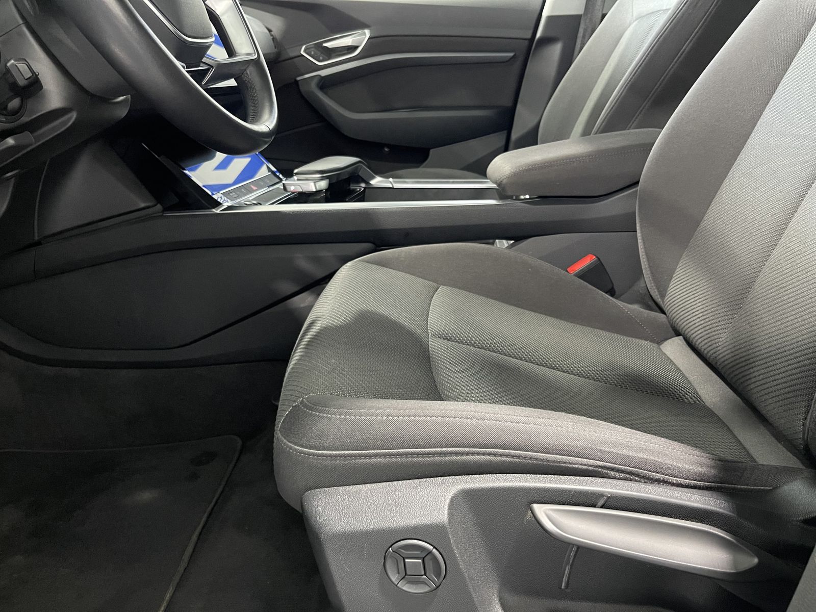 Fahrzeugabbildung Audi e-tron Sportback 55 Quattro*AHK*LED*Cam*