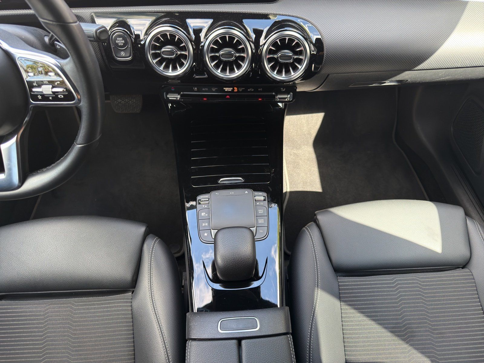 Fahrzeugabbildung Mercedes-Benz CLA200d SB Prog DISTR Memo AHK HighMBUX Busi HUD