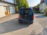 Volkswagen Caddy PKW 5 Sitze / Rollstuhlrampe - VW Caddy von privat